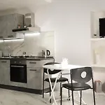 Modern By Sasy In The Centre Apartment Neapel