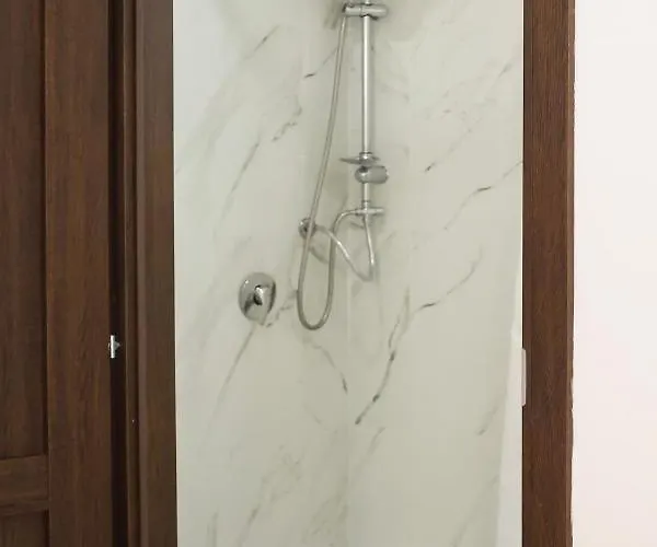 Modern By Sasy In The Centre *