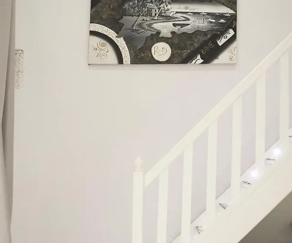 Modern By Sasy In The Centre *