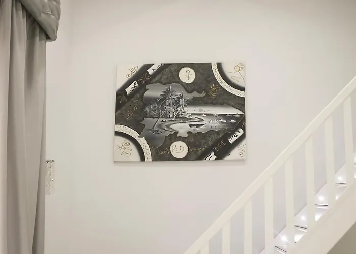 Modern By Sasy In The Centre * 나폴리