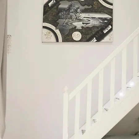 Modern By Sasy In The Centre *
